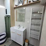 La Petite Maison Le Trait