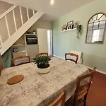 La Petite Maison Le Trait